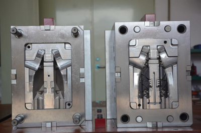 高精密塑胶模具设计时要注意哪些问题？